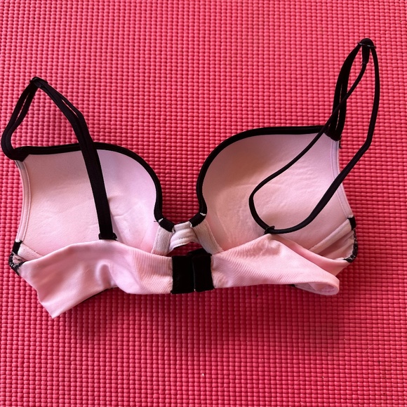 Victoria’s Secret Very Sexy Push-up Bra 32B - Picture 2 of 4